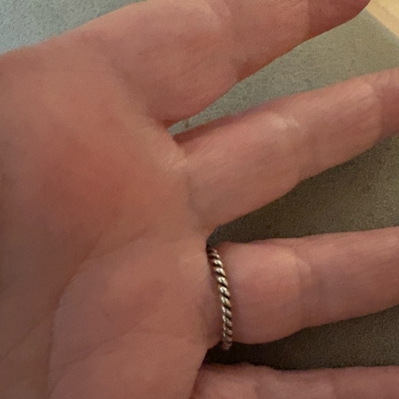 GUC twisted silver tone ring. Size 7 - Picture 5 of 9
